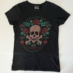 Vintage Loungefly Black Tee Shirt Graphic Skull Crossbones Red Rose Size Small